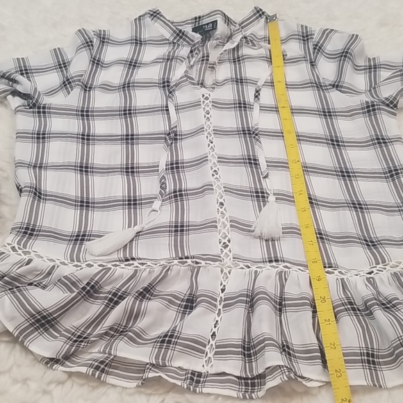 a.n.a plaid tassel long sleeves tunic top. Size PS - Picture 10 of 10